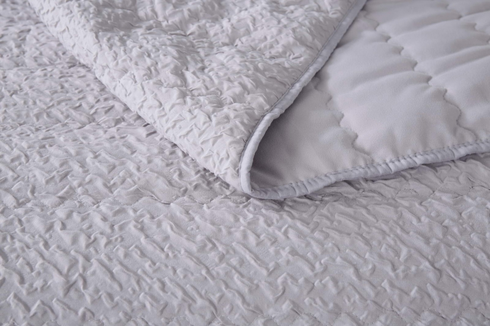 Покрывало 230х250 и 2 наволочки 50х70 Sofi De MarkO Надин серое