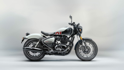 Royal Enfield Shotgun 650 Stencil White (Premium)