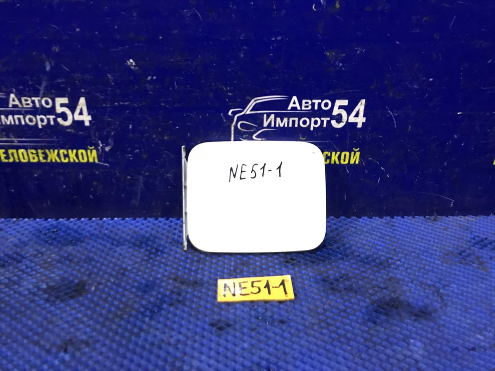 Лючок бензобака NISSAN ELGRAND 2005