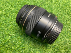 Canon EF 85mm 1.8 USM