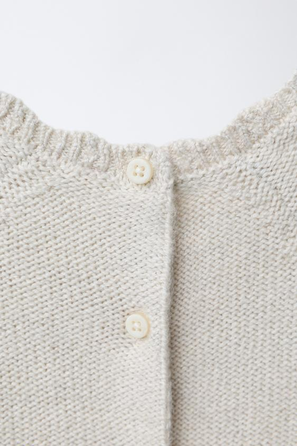 ZARA ВЯЗАНЫЙ КОМБИНЕЗОН С ВЫШИВКОЙ ЦВЕТОВ, СВЕТЛО-БЕЖЕВЫЙ