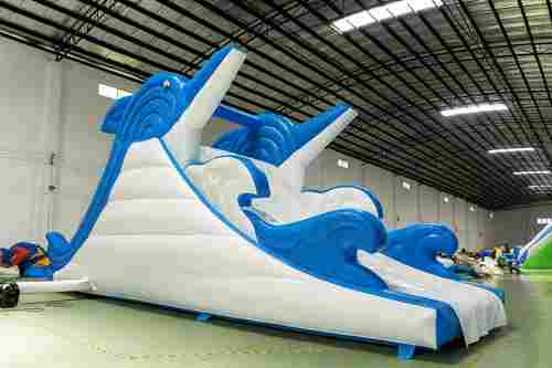 Водная надувная горка «Умный дельфин», 10*4*5 м
