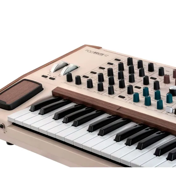 Arturia PolyBrute 12 Cream