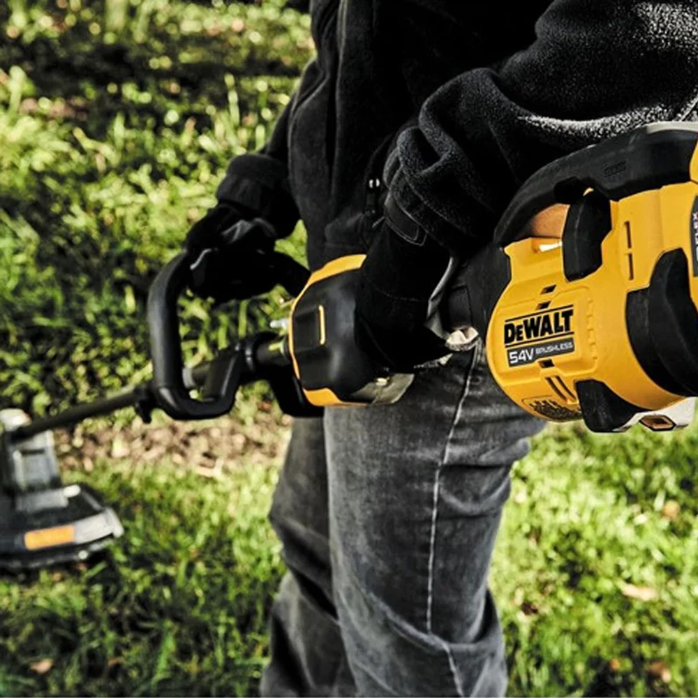 Триммер аккумуляторный DeWalt FLEXVOLT DCMAS5713X1 54В (1 x 3 Ач, ЗУ) захват 380 мм, 4.5 кг, DCMAS5713X1-QW