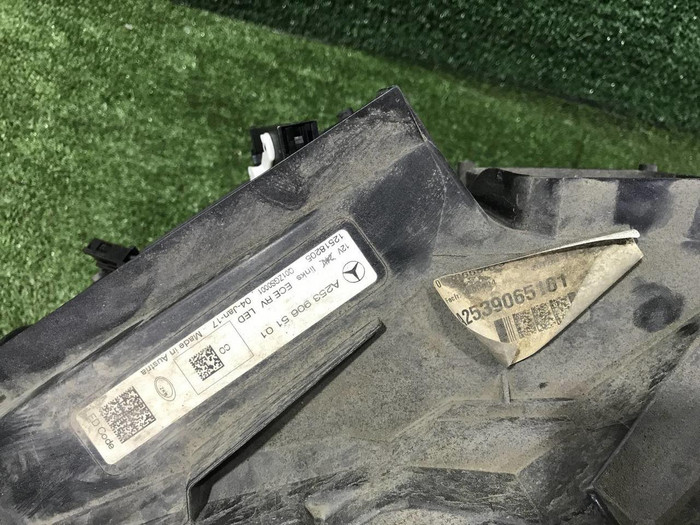 Фара левая Mercedes GLC X253 (2015-2019) LED