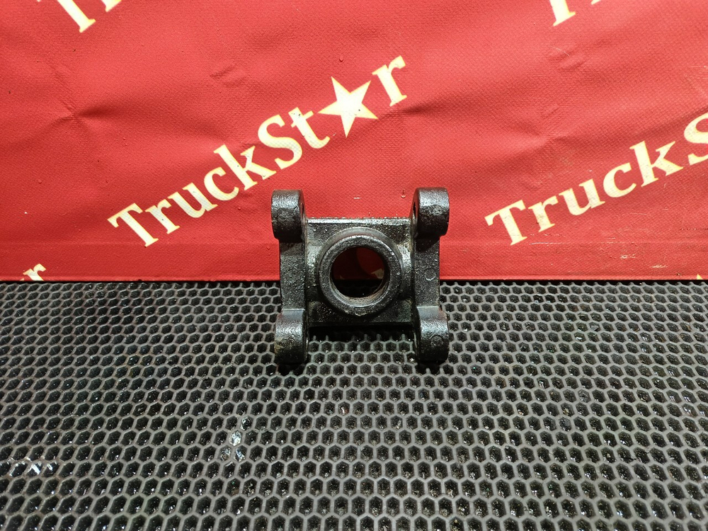 Кронштейн буксировочный 2023г