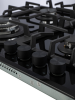 Газовая варочная панель шириной 60 см, Macbi MBH64WFGI.V2-BL Чернаяс Wok-конфоркой, Черное закаленное стекло, Электроподжиг, Газ-контроль, Решетки из чугуна