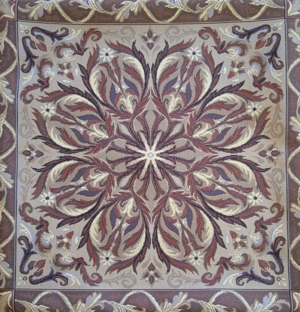 Декоративный гобеленовый чехол Виктория 47х47