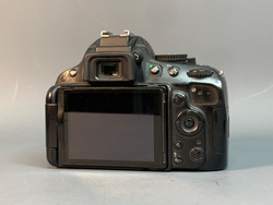 Nikon D5100 Kit 18-55mm 3.5-5.6G VR 149.000 кадров