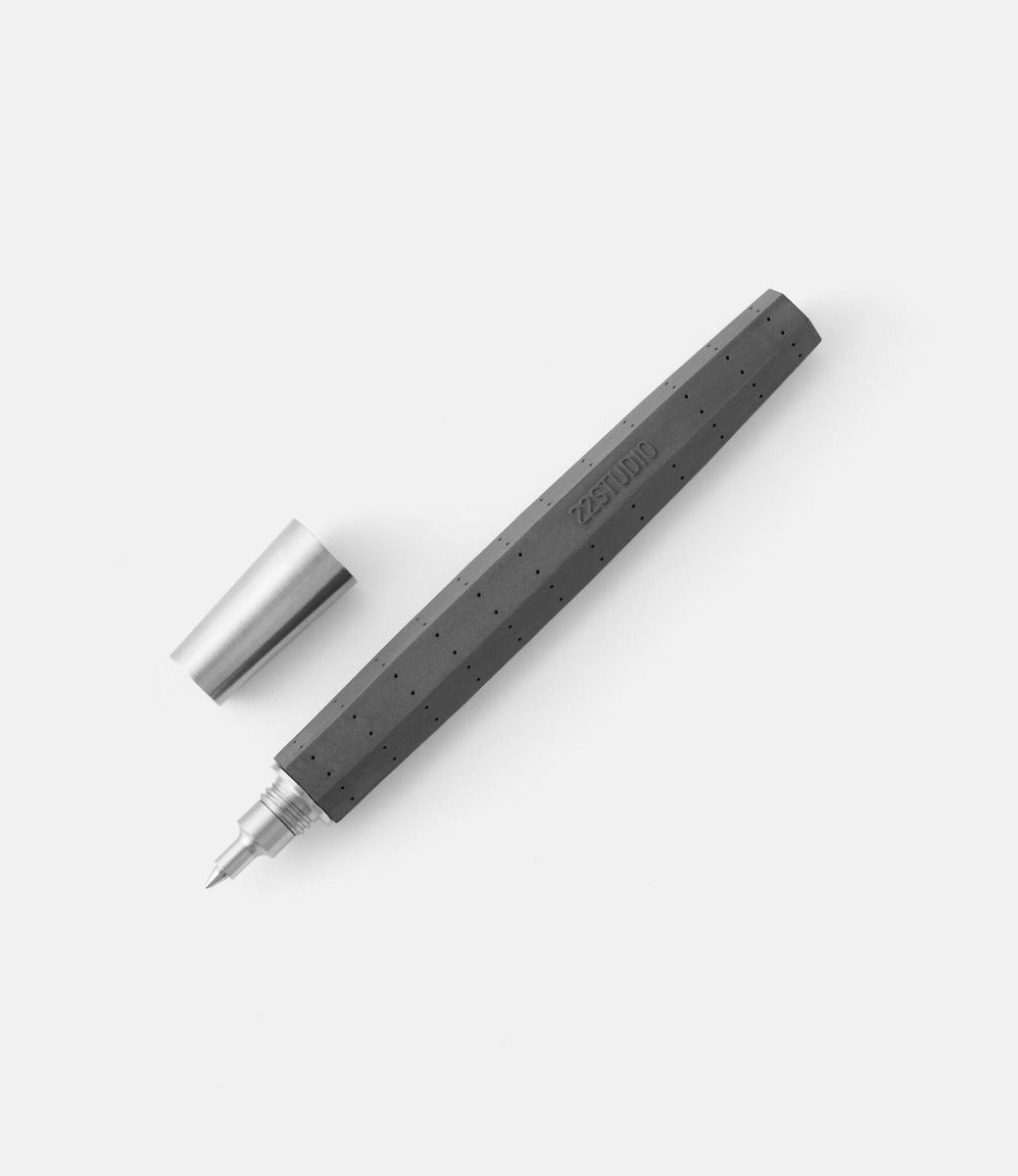 22 Studio Module Rollerball Pen Dark Grey — ручка-роллер из бетона