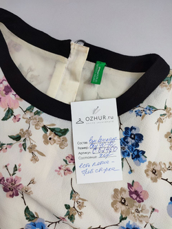 Платье Benetton  с цветами 40-42 размер