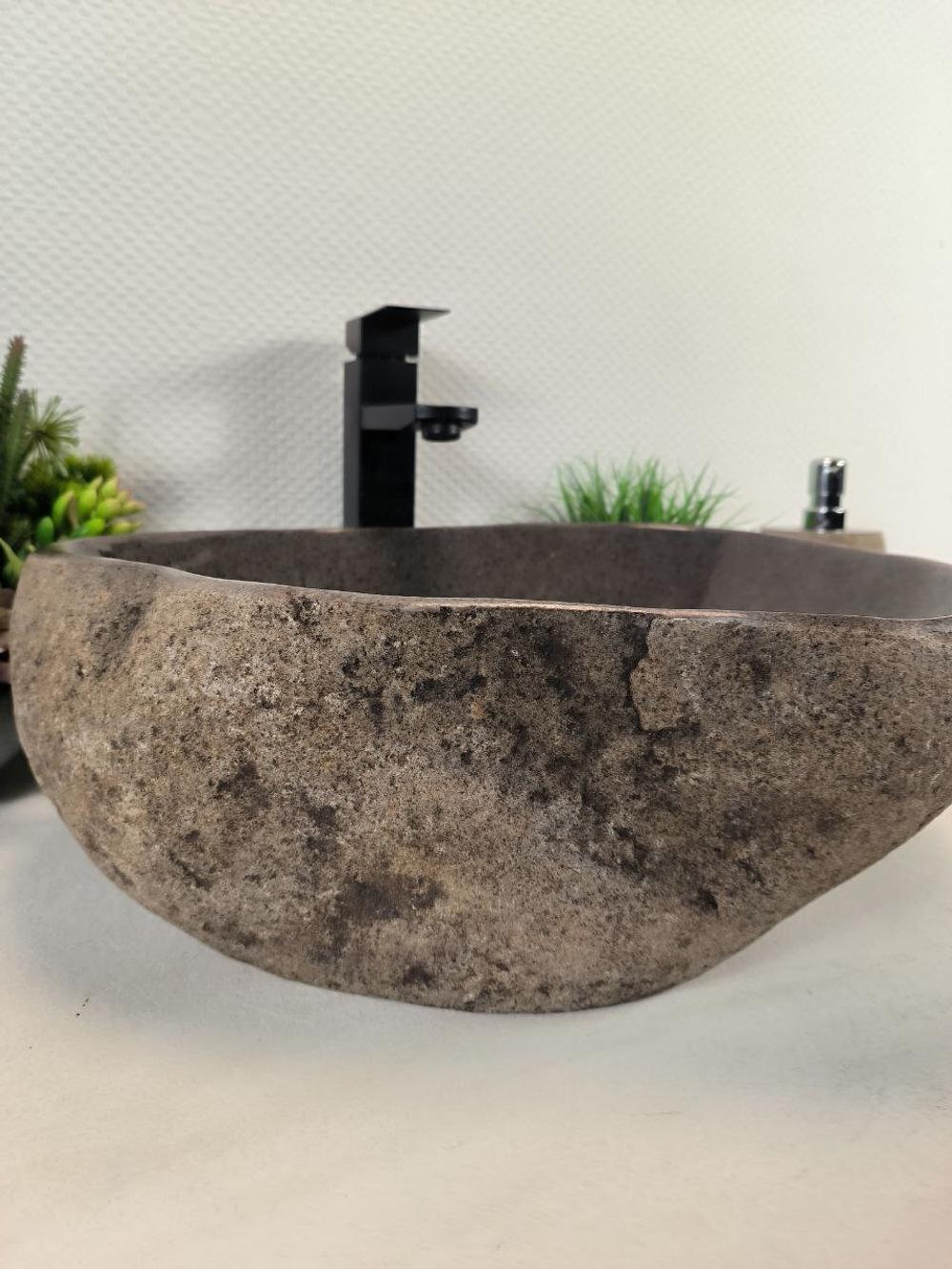 Раковина из речного камня RS-65622 47*40*15 0861