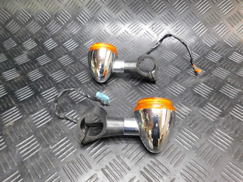 Поворотники передние Honda Shadow VT400S NC46