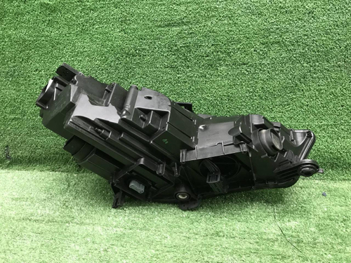 Фара левая Audi A4 B9 (2015-2020) LED