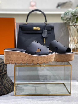 Сабо на танкетке Hermes
