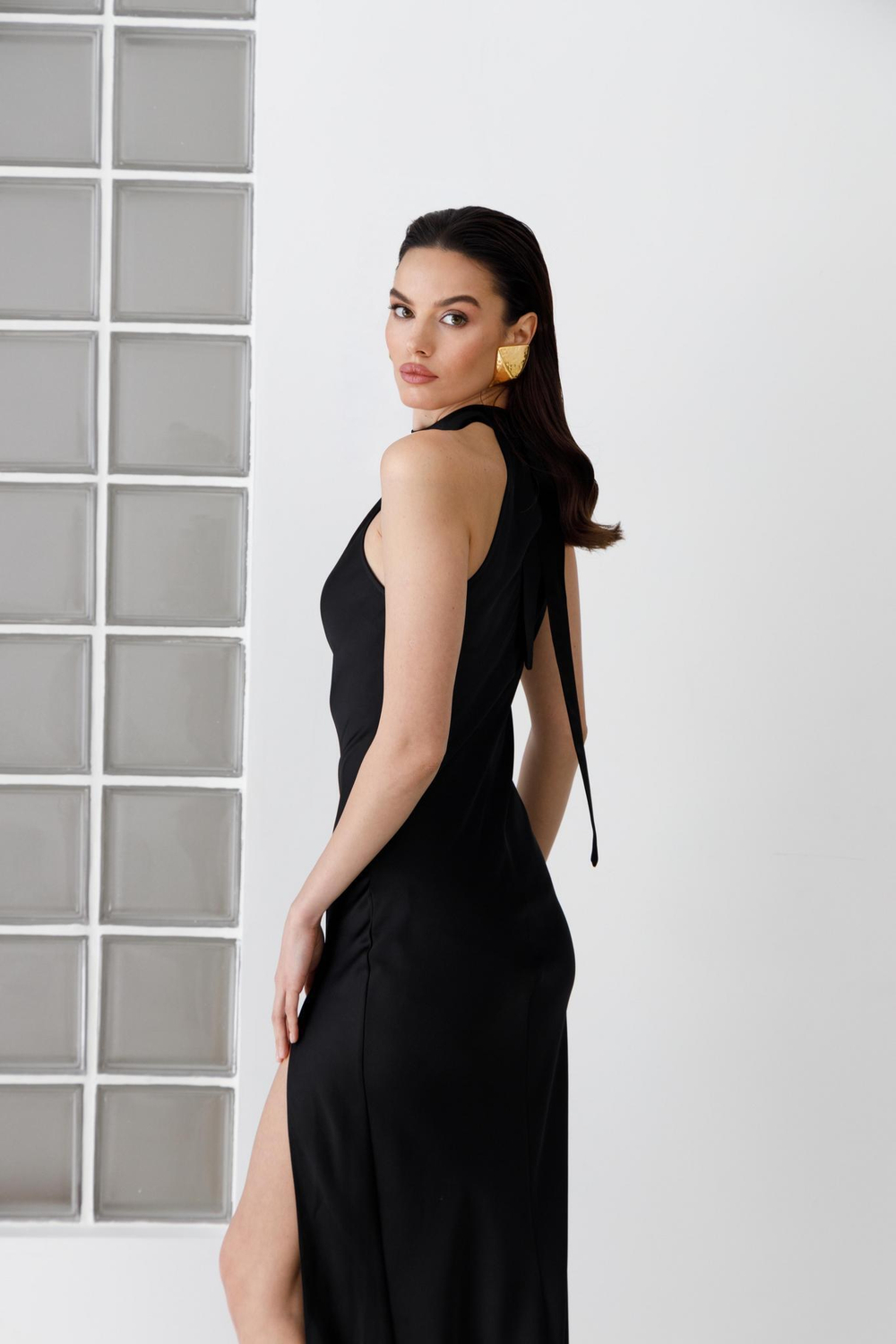 Платье с разрезом ESTER