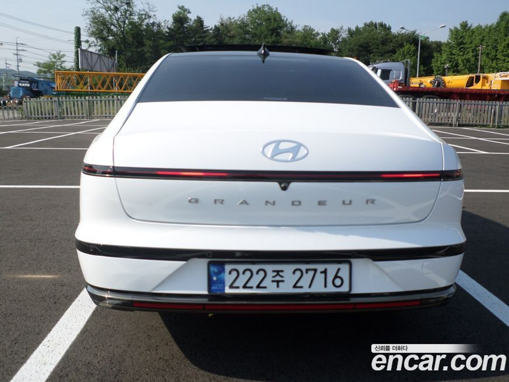 Hyundai Grandeur (Azera) (GN7) 3.5 Бензин 4WD (08.2023)