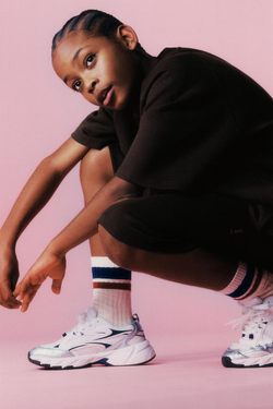 ZARA КОМПЛЕКТ ИЗ ФУТБОЛКИ И ШОРТОВ-БЕРМУДОВ ИЗ ТКАНИ ИНТЕРЛОК С НАДПИСЬЮ, ШОКОЛАДНЫЙ