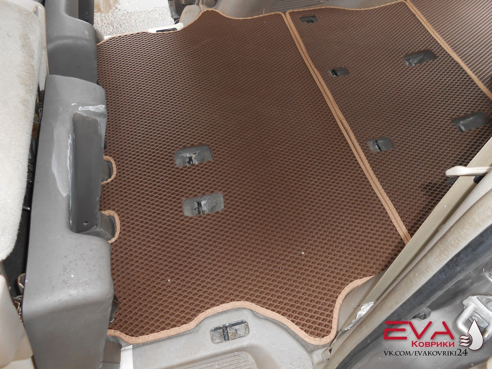 Toyota Noah 1 поколение R60 (11.2001 - 07.2004)