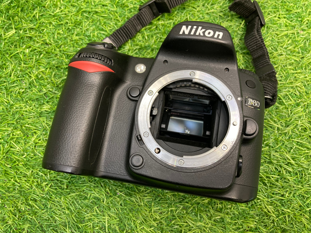 Nikon D80 14.500 кадров