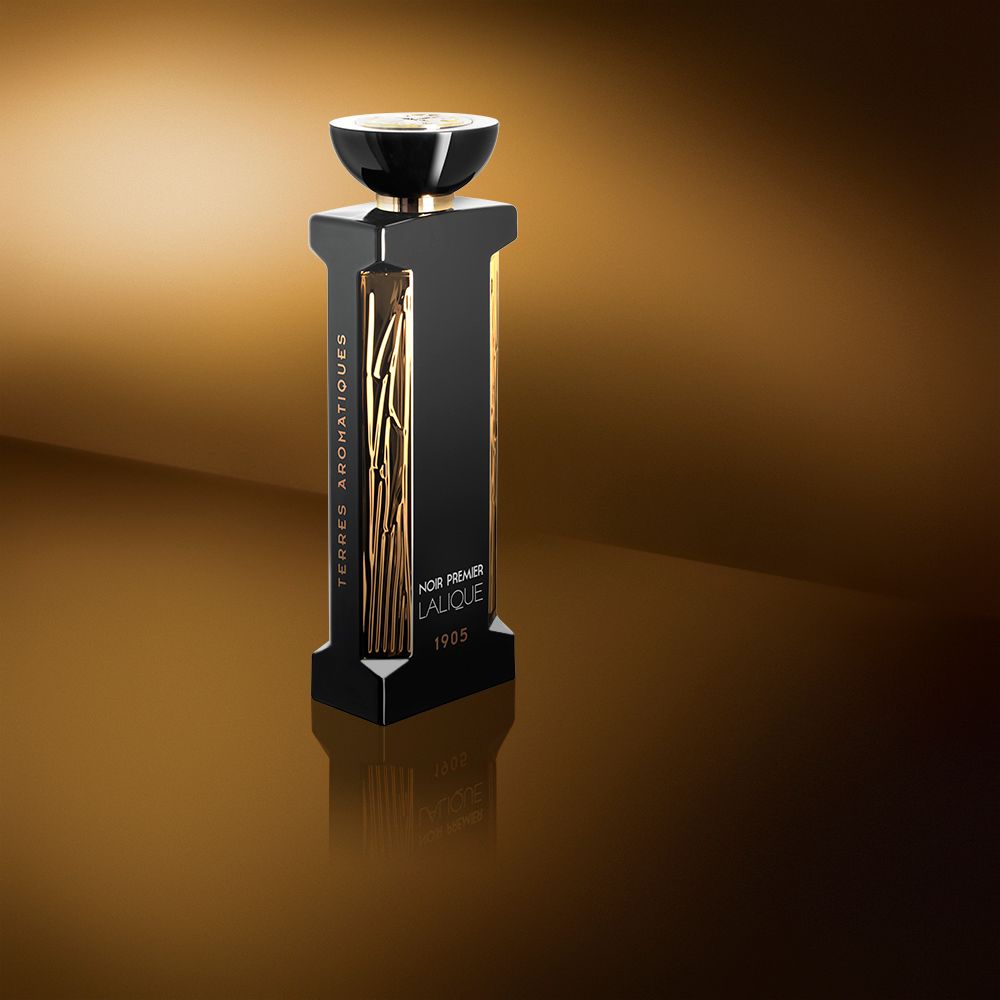 Завораживающий и манящий Noir Premier Terres Aromatiques