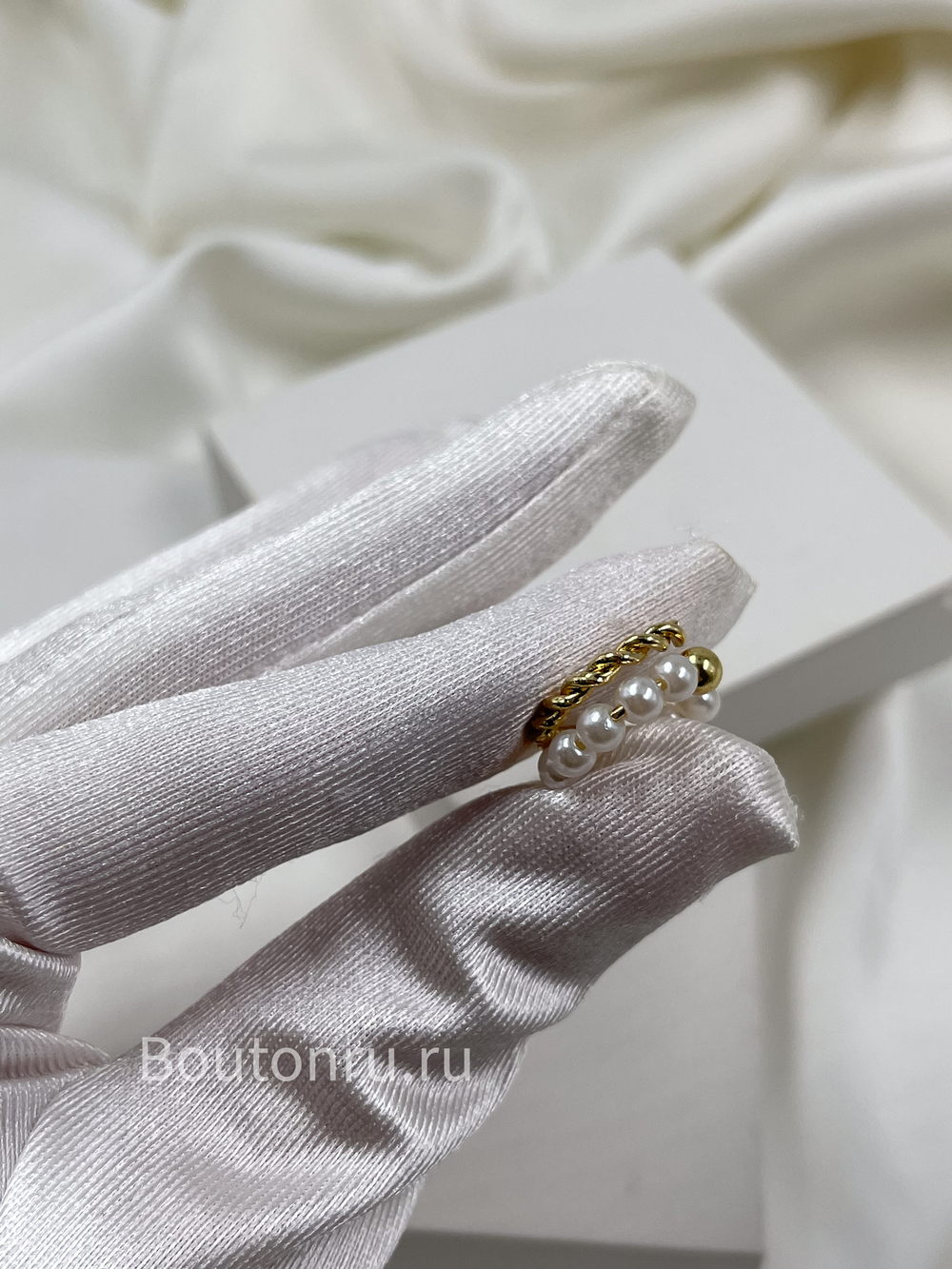 Кафф двойной с жемчугом золотистый