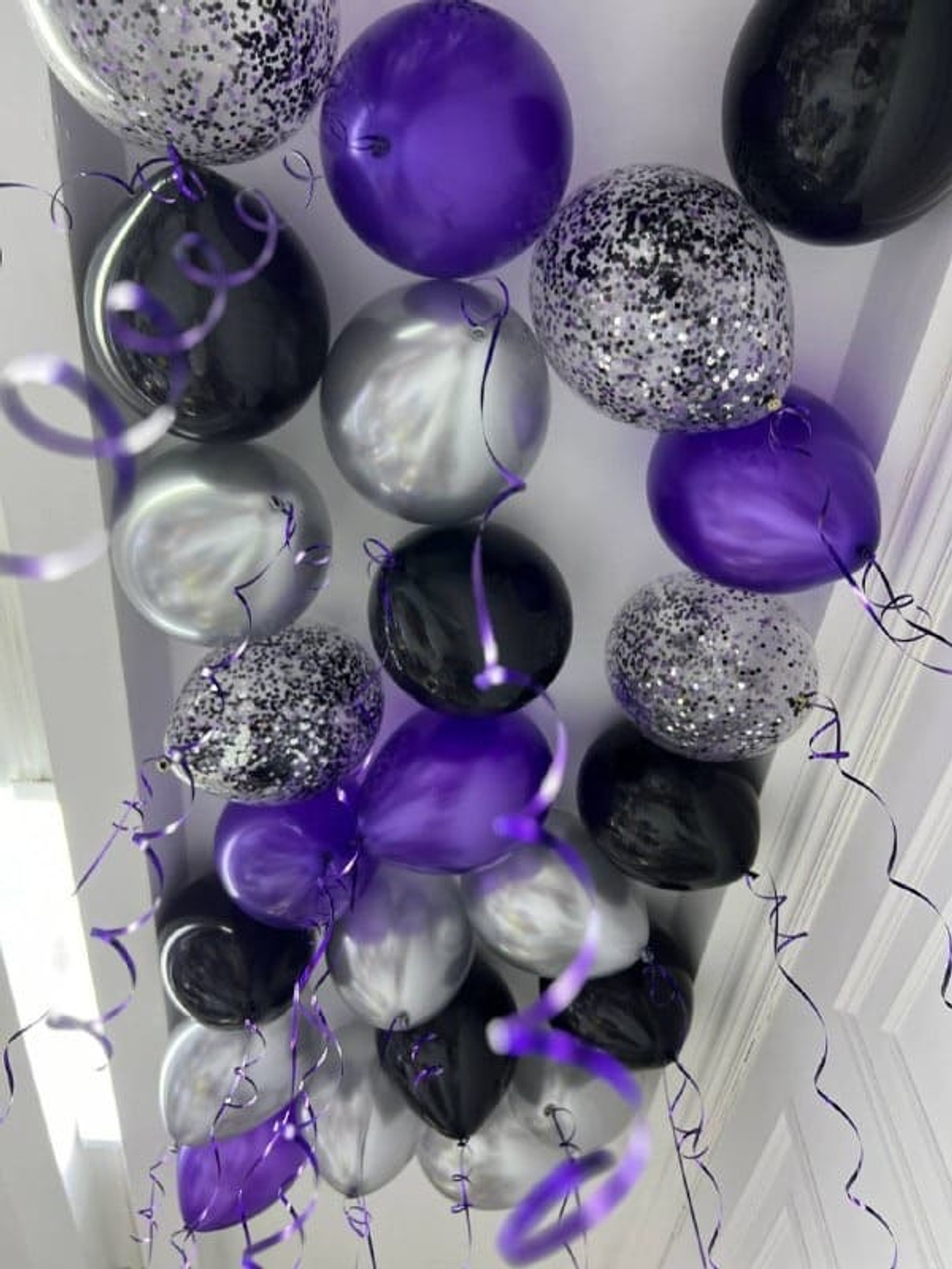 Воздушные шарики фиолетовые с серебром и чёрным