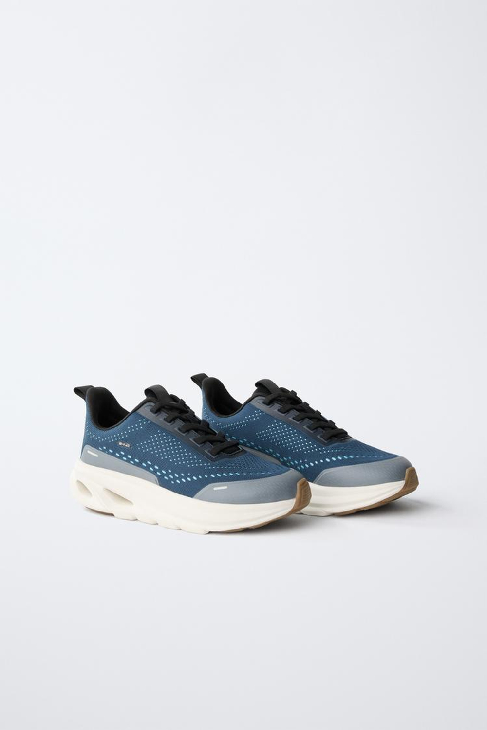 ZARA КРОССОВКИ С ДЕТАЛЯМИ НА ПОДОШВЕ, СИНИЙ