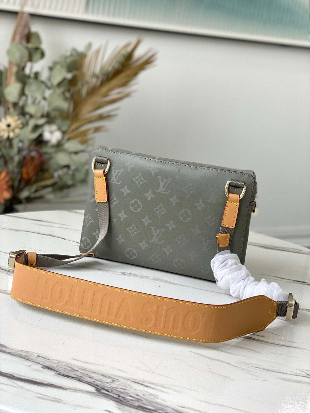 Louis Vuitton Messenger PM