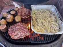 Керамический угольный гриль Primo Oval Family All-In-One, 38х56 см, с ножками и столиками