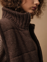 V0442-8100 Жилет шоколадный dbr