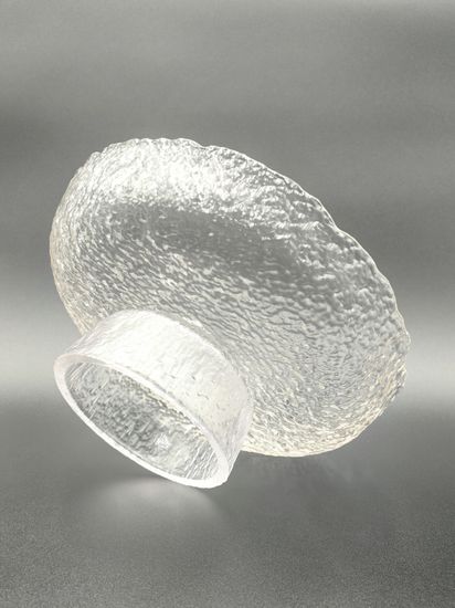 Блюдо из стекла 26,5 см. на ножке с золотой отводкой