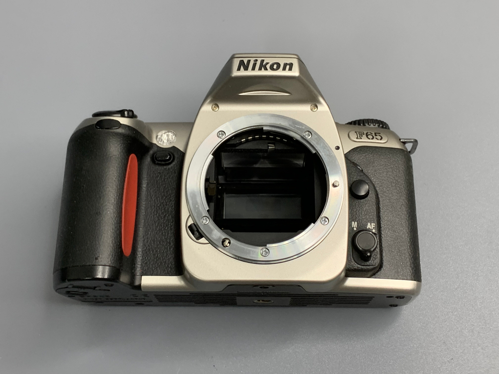 Nikon F75 kit 28-100mm 3.5-5.6G AF Nikkor