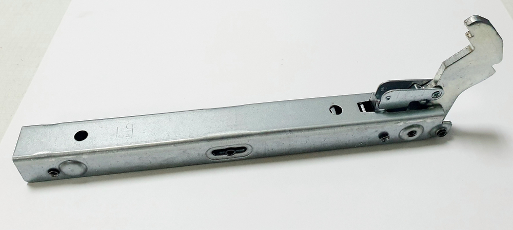 Оригинальная петля (кронштейн) дверки духовки плит Индезит/Аристон 569438