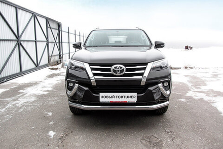 Защита переднего бампера (нержавейка) Toyota Fortuner (2015-2023) d76