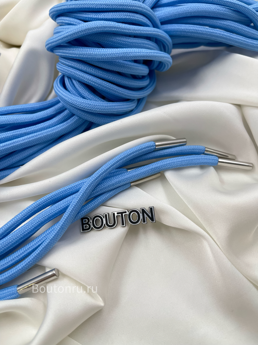 Шнур круглый светло-синий 1,4 м