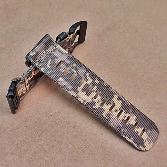 Ремешок тактический Tactix 26 мм. для Garmin Fenix 7x / 6x / 5x / 3, Enduro 2 / Tactix 7, Tactix Delta нейлоновый быстросъемный на застежке (Камуфляж пустыня)