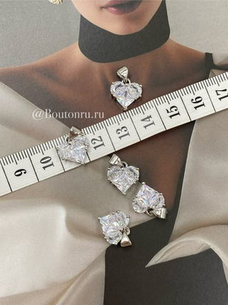 Подвеска в форме сердца в серебристом обрамлении