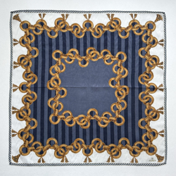Платок синий с белым кантом и цепями Fendi