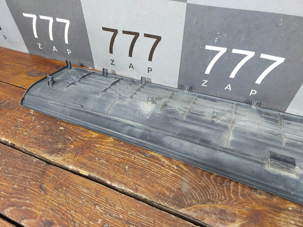 Накладка заднего бампера Toyota Land Cruiser 200 07-21 Б/У Оригинал 5216260040