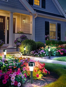 Светильник уличный, 12 солнечных садовых фонарей/solar lights, используемых для освещения домов и дорог.