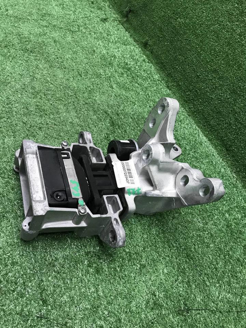 Подушка ДВС правая LR Discovery Sport (2019-н.в.)