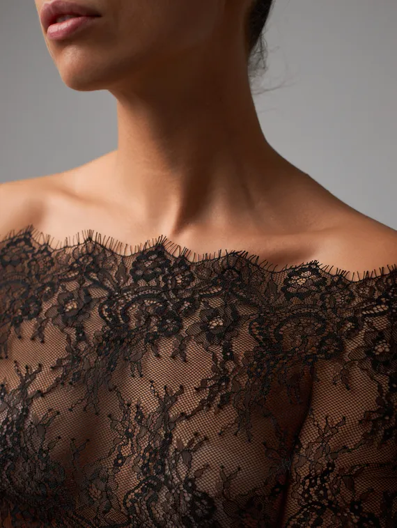 01-53 Кружево шантильи 23 см, черный 170