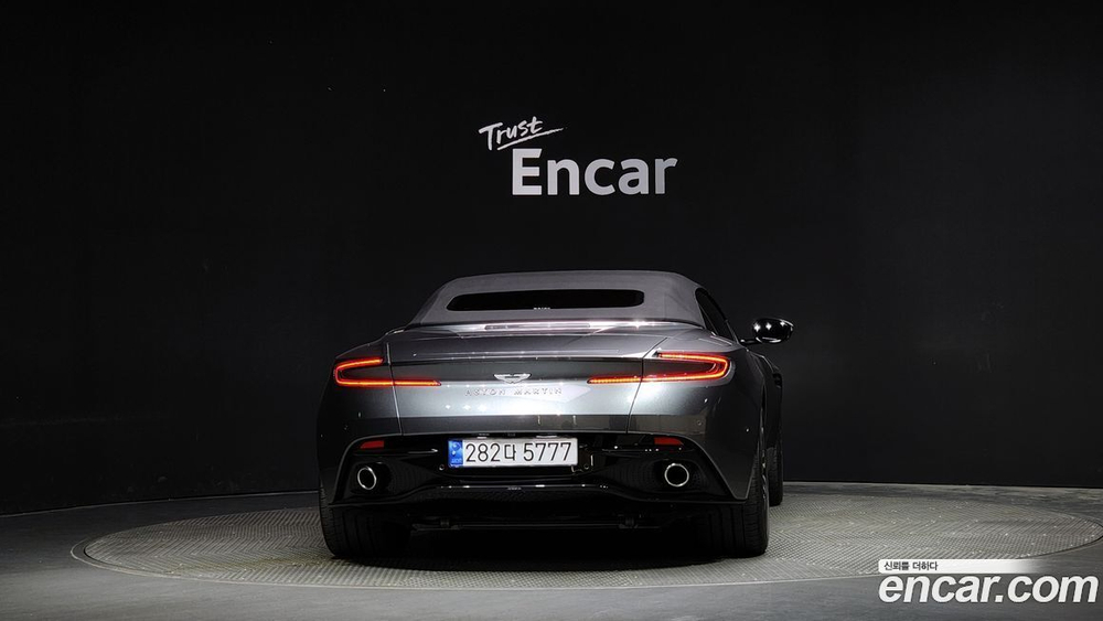 Aston Martin DB11 4.0 V8 볼란테 (06.2022)