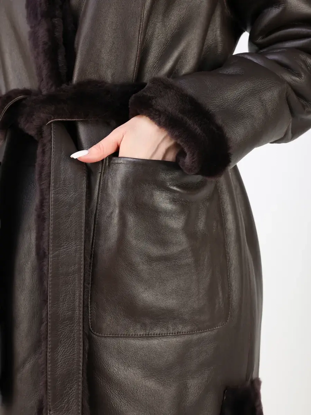 Дубленка зимняя шуба натуральная с капюшоном длинная