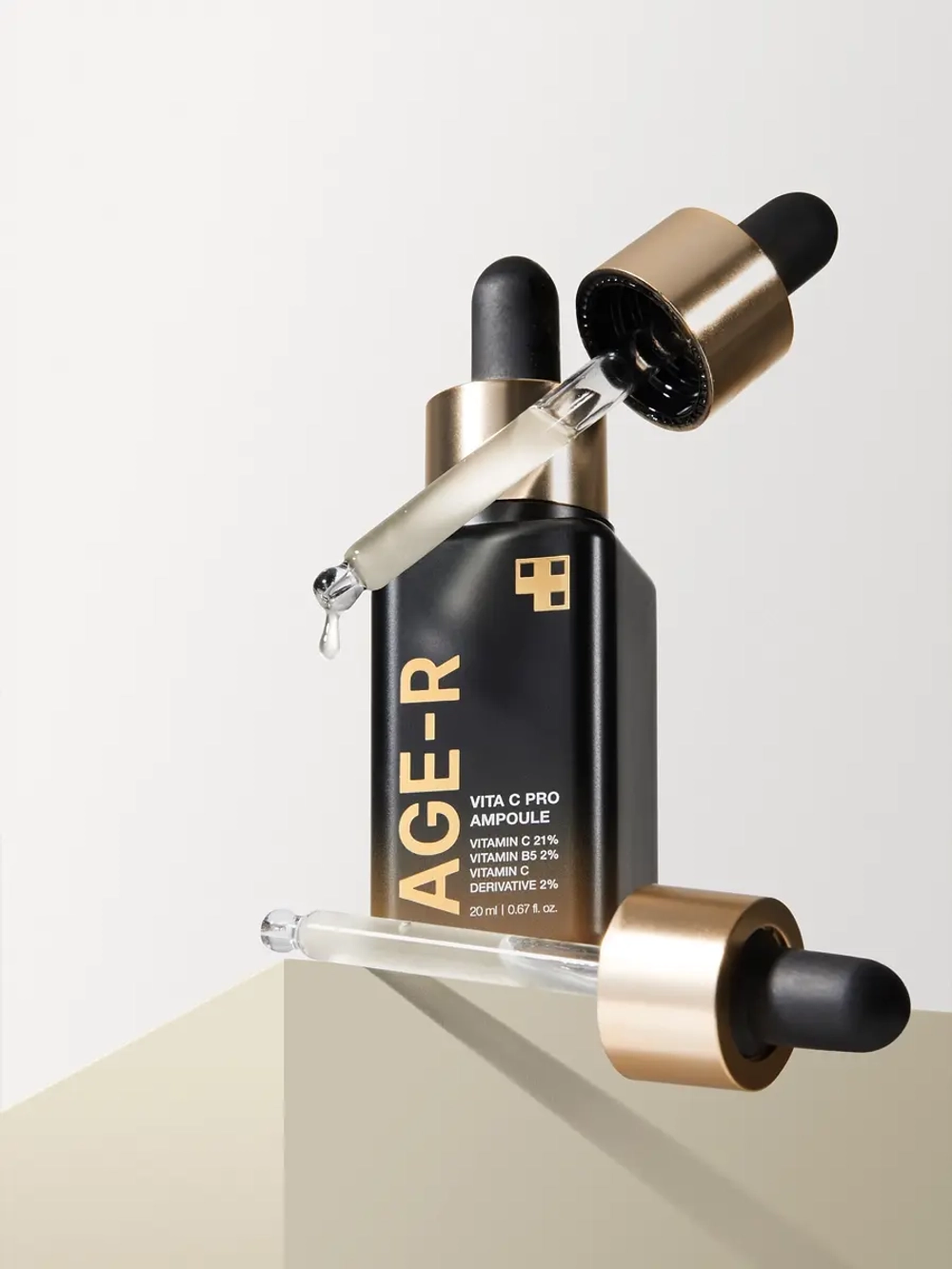 Medicube Осветляющая сыворотка с 21% чистого витамина С против пигментации AGE-R Vita C Pro Ampoule 20 мл