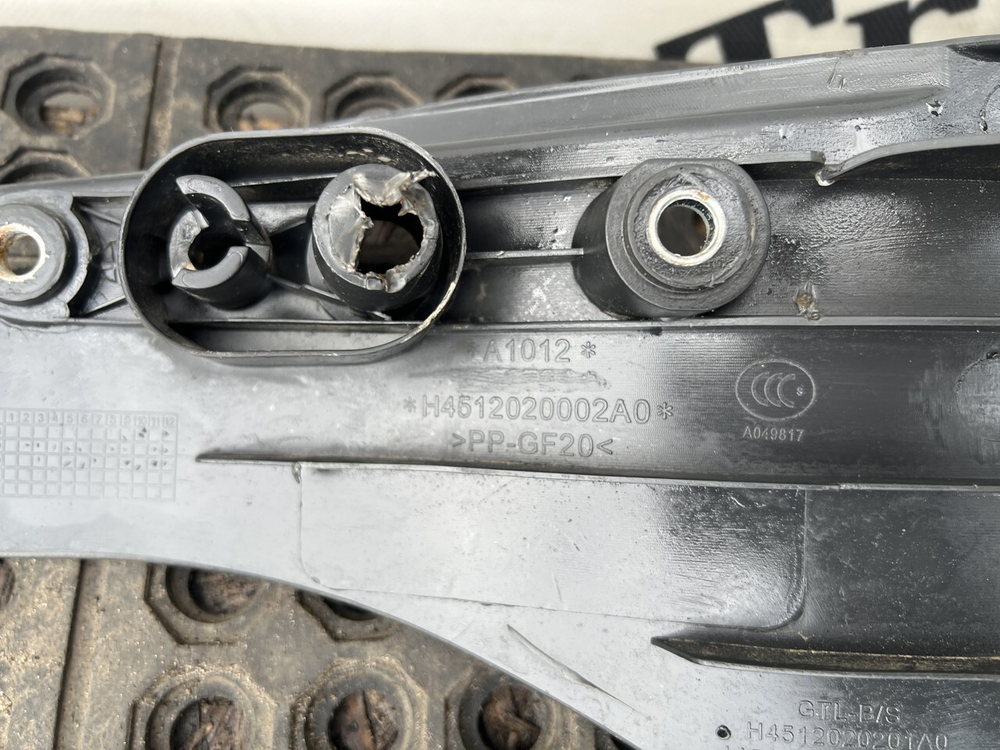 Накладка порога правая 2023г