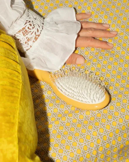 La Bonne Brosse N.04 The Miracle Detangling Scalp Brush