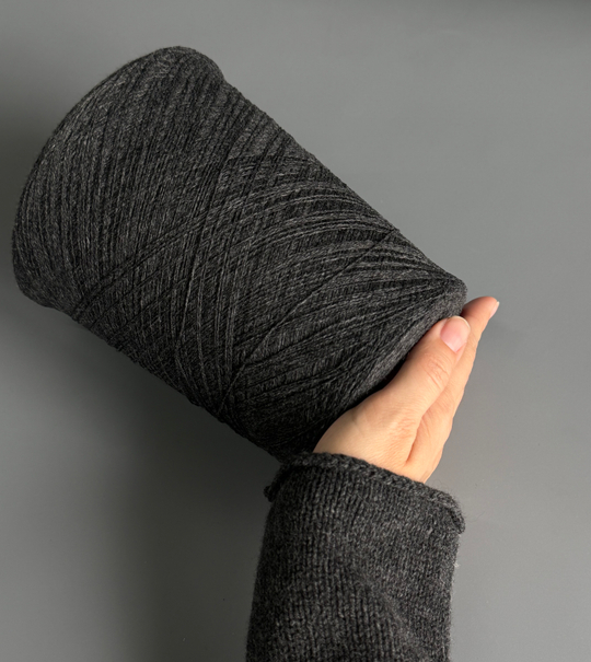 Пряжа Filati Biagioli Modesto Cash 30 2/26 (70% меринос экстрафайн, 30% кашемир) 1300 м/100 м, черный уголь меланж