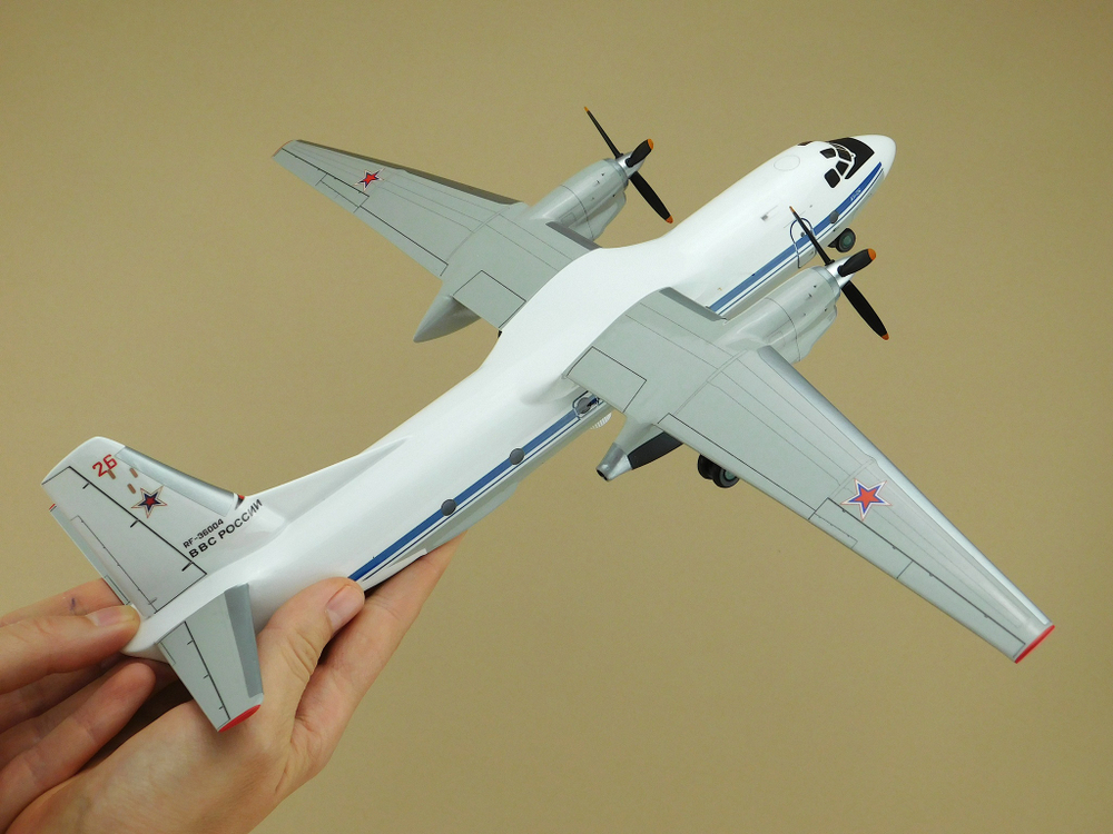 Модель самолета Ан-26 (М1:72, ВВС России, RF-36004,26) с шасси